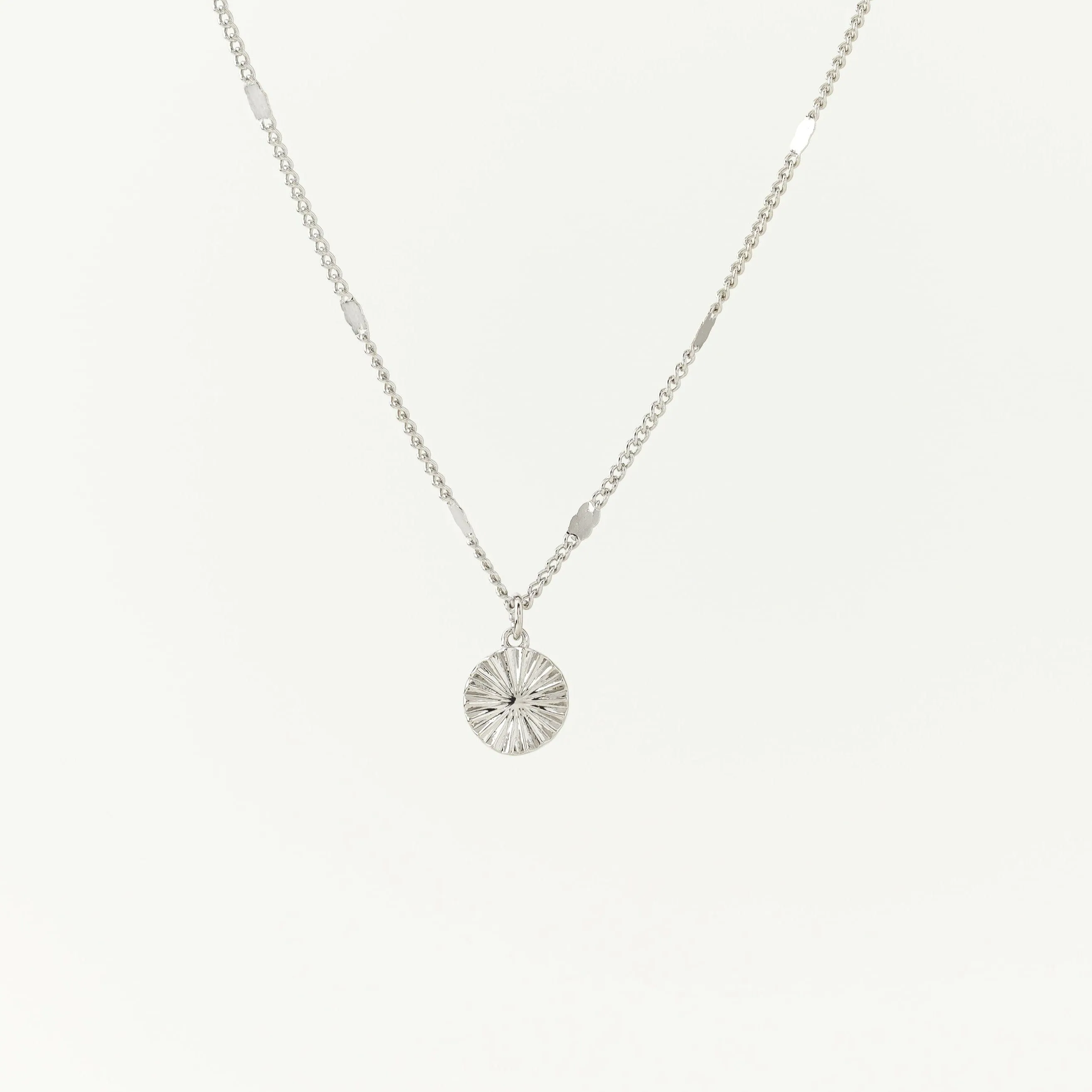 Everly Circle Necklace Silver