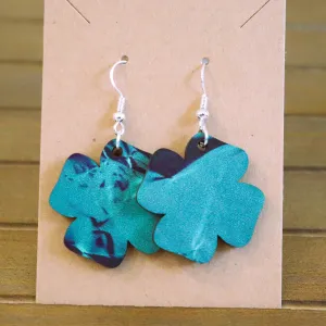 Green crinkle effect clover shaped earrings