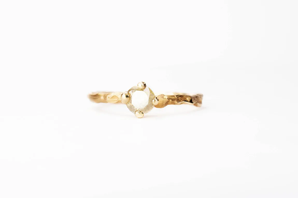 Miss Twiggy ring Solitair - Style N°40 with Icey Champagne diamond