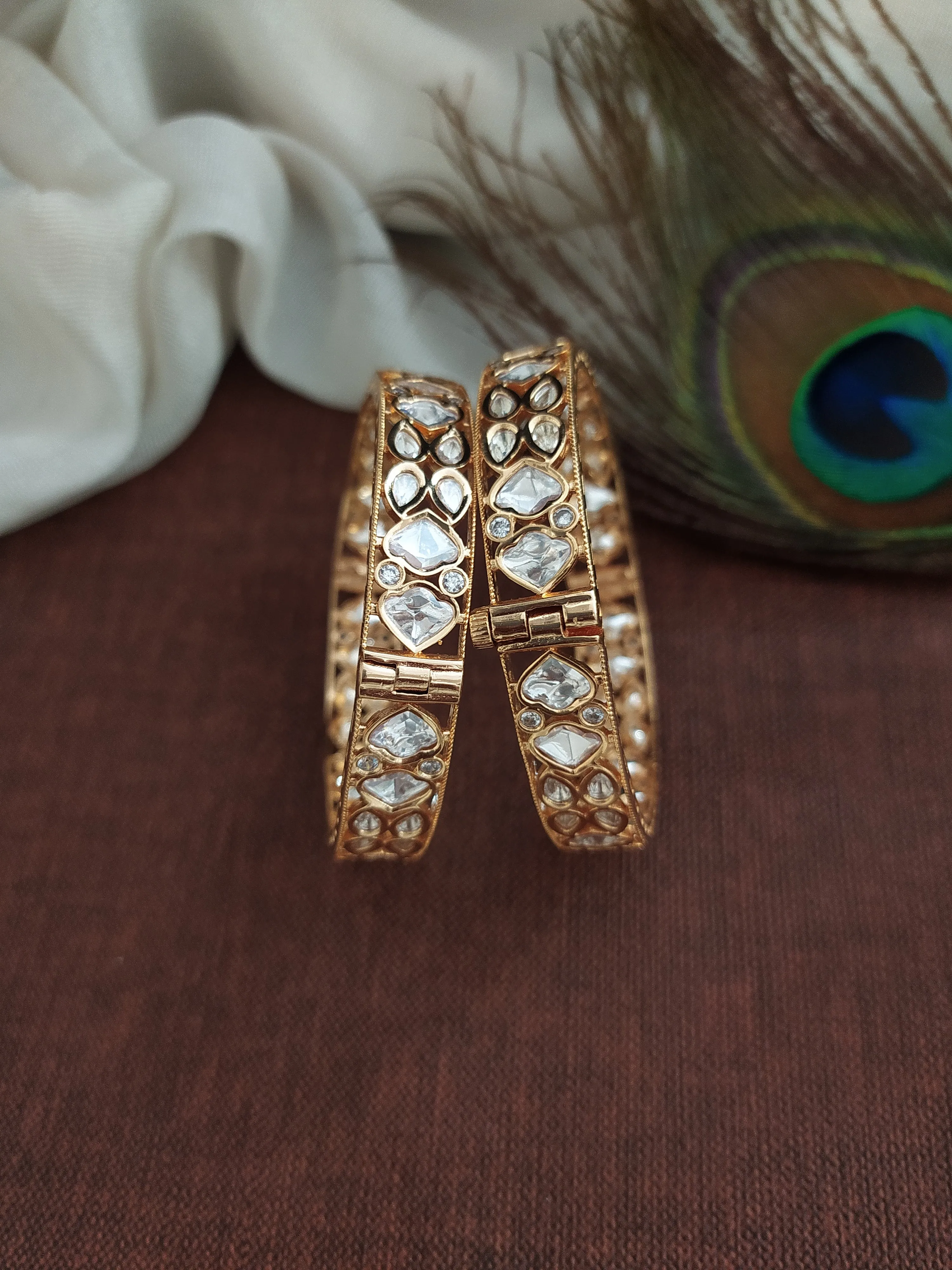 Regal Radiance - Gold Plated Moissanite Kundan Screw Bangles