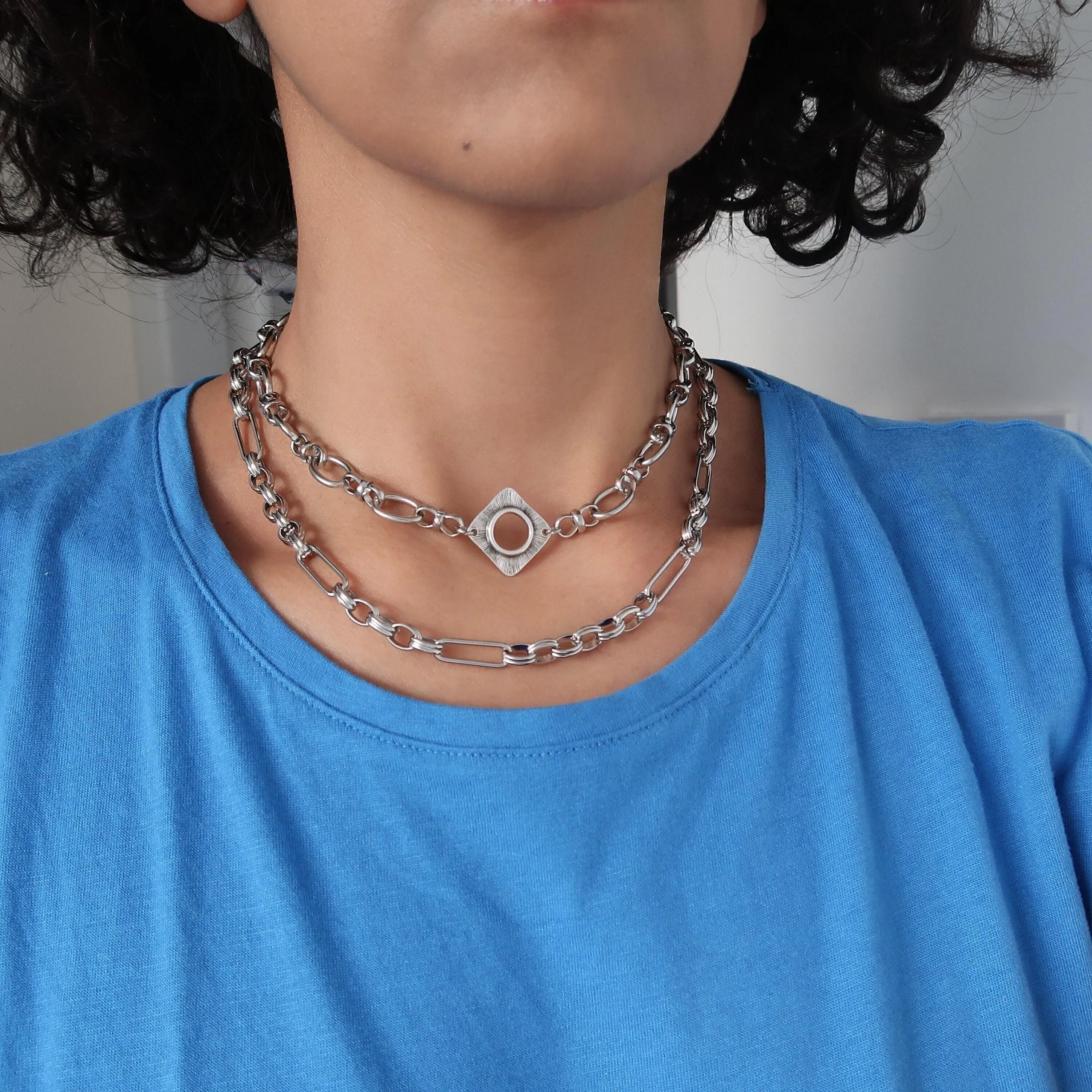 Stainless steel chunky chain choker necklace with a rhombus peendant