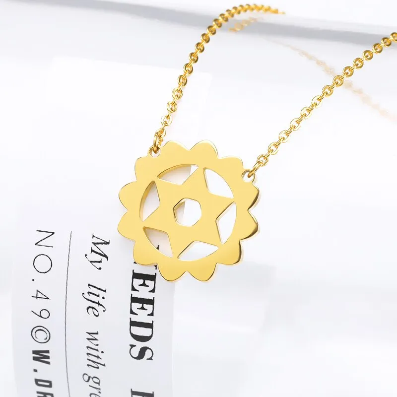 Women Statement Hollow Flower Necklace For Women